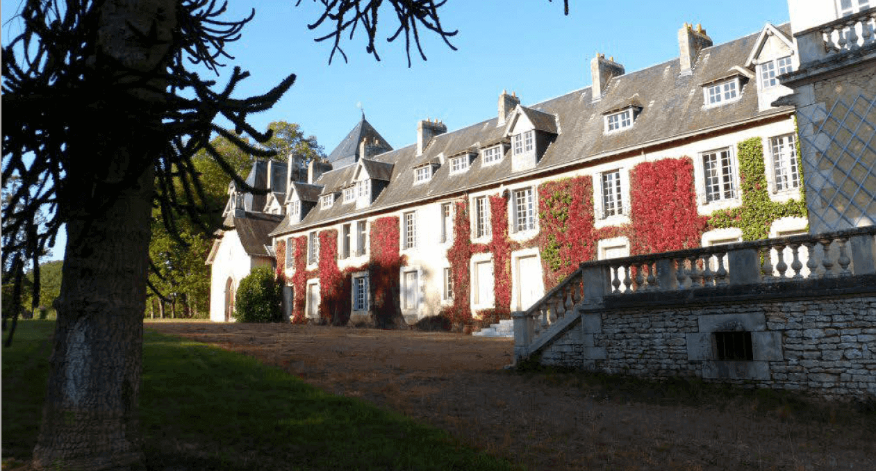 Poitier-Chateau-de-la-Mothe-facade2