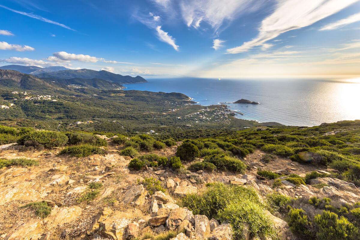 vue panoramique sur le cap corse en haute corse