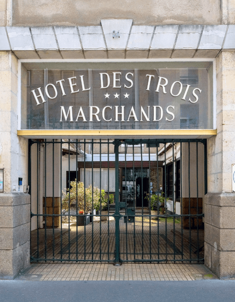 facade hotel des 3 marchands