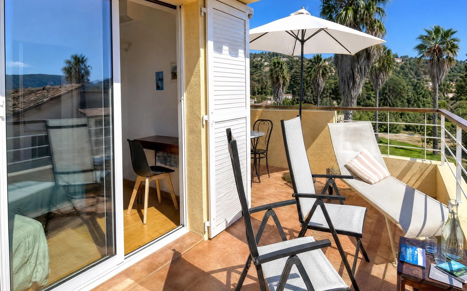 Logement à l’étage de la villa Marina di Fiori à Porto-Vecchio, balcon